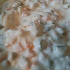 A picture of Pea potatoes and yogurt appetizer.