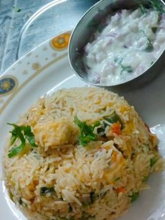 வெஜ் பன்னீர் பிரியாணி(Veg paneer biriyani recipe in tamil) செய்முறை முக்கிய புகைப்படம்