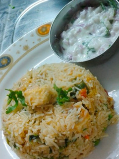 வெஜ் பன்னீர் பிரியாணி(Veg paneer biriyani recipe in tamil) செய்முறை முக்கிய புகைப்படம்