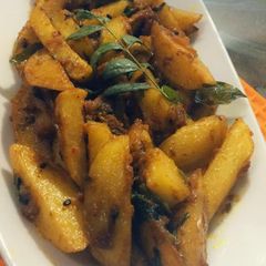 A picture of Spicy fried potato sabzi.