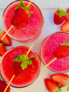 A picture of Fresh Strawberries 🍓 juice.