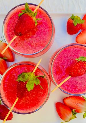 A picture of Fresh Strawberries 🍓 juice.