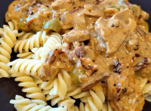 Aszalt paradicsomos - gombás ragu fusilli tésztával 🍅🍄 recept fotója
