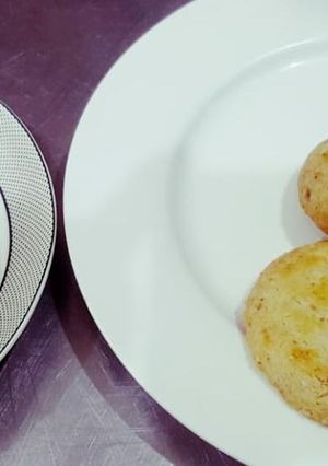 A picture of Almond khatai.