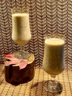 عکسی از دستور شیک خرما و دانه چیا 🍌🥜 Date shake