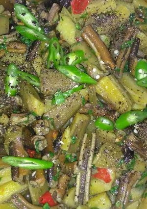 Hình của món Lươn xào chuối.