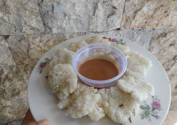Langkah Mudah untuk Membuat Cireng krispi bumbu kacang Anti Gagal