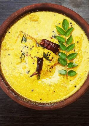 A picture of Kerala Manga Puliserry Mango Curry.