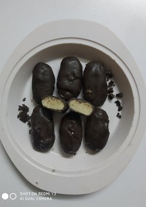 पिनट्स चाॅकलेट बार (peanuts chocolate bar recipe in marathi) रेसिपी चे मुख्य फोटो 