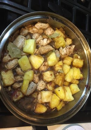 A picture of Hawaiian Chicken Breasts Adobo.