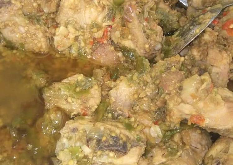 Cara Gampang Membuat Ayam ungkep pedas cabe ijo ?, Lezat