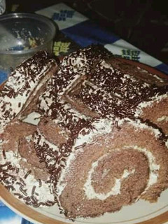 Foto resep BOLU GULUNG COKLAT (CHOCOLATE ROLL CAKE)