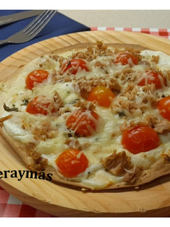 Una foto de Pizza en tortilla de trigo