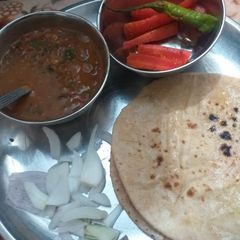 A picture of Makhni dal.