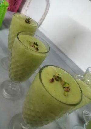 صورة لوصفة كوكتيل الافوكادو والموز ولا أطيب
