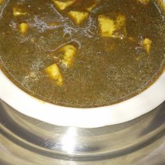 A picture of Palak paneer.