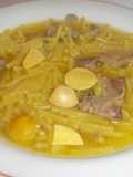 Sopa de fideos con menudillos