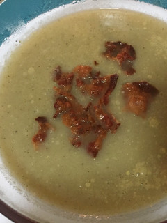 Una foto de Crema de verduras🍲🥦🍆🌿 / low carb