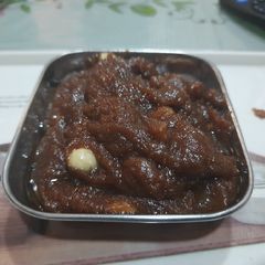 A picture of Besan ka halwa.