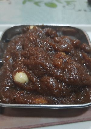 A picture of Besan ka halwa.