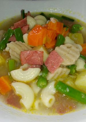 Foto resep Sup Makaroni Daging Asap Nanas