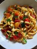 Scialatielli con zucchine e pomodorini