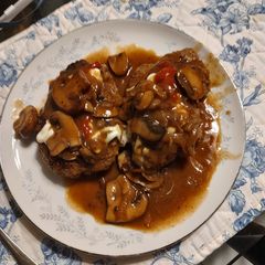 A picture of Salisbury steak, doesn't need any more 'splaning!.