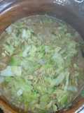 Pollo en cubos con repollo a la Mario, s