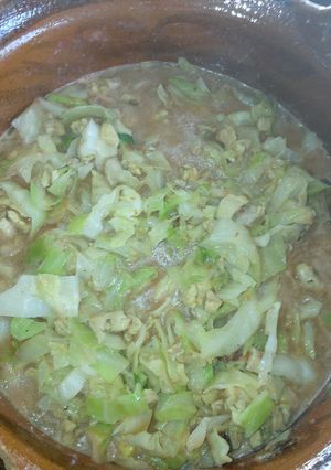 Una foto de Pollo en cubos con repollo a la Mario, s