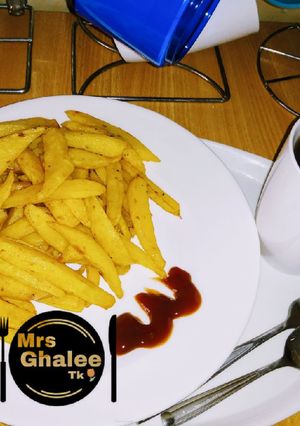 A picture of Chips with black tea.