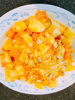 金沙杏鮑菇紅蘿蔔和馬鈴薯 的食譜成品照片