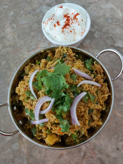 તવા પુલાવ (Tava Pulao Recipe In Gujarati) રેસીપી મુખ્ય ફોટો