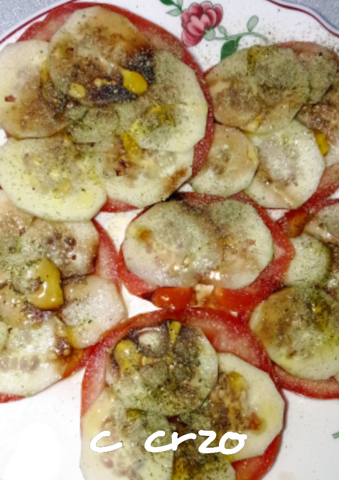 Una foto de Tomate con pepino
