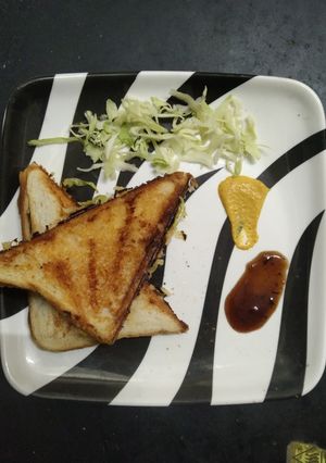 A picture of Cabbage Sandwich.