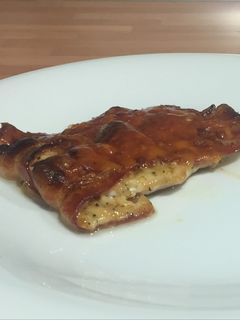 Una foto de Pollo horneado con salsa ranchera y bacon