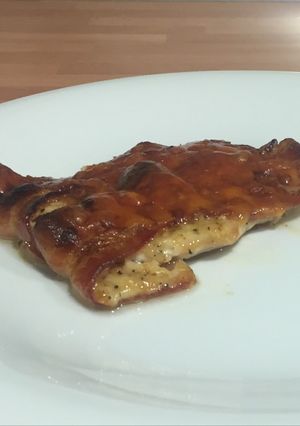 Una foto de Pollo horneado con salsa ranchera y bacon