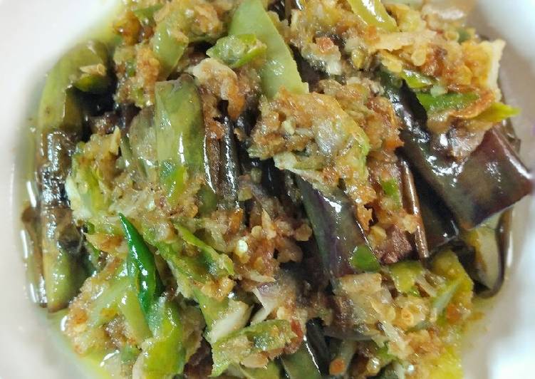 PATUT DICOBA! Cara Membuat Sambelan Terong Udang Rebon