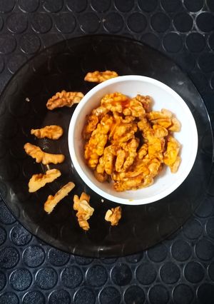 A picture of Crispy Walnut.