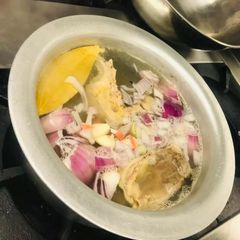 A picture of Chicken stock.