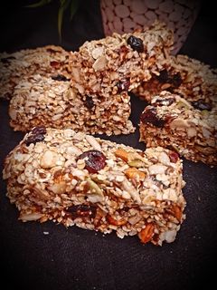 A picture of Homemade Granola Bar.