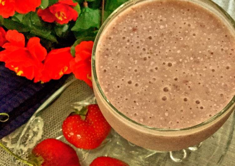 Recipe of Strawberry &amp; banana shake in 10 Minutes for Mom