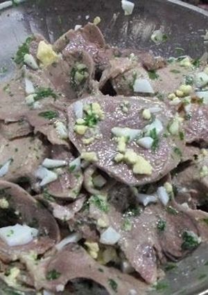 Una foto de Lengua a la vinagreta