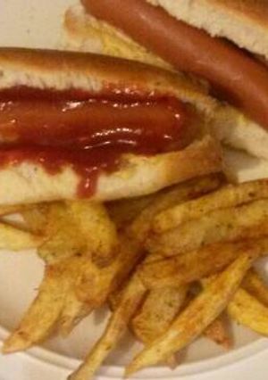 A picture of Good old hot dog and chips.