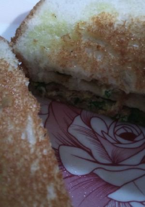A picture of Boil egg sandwich.