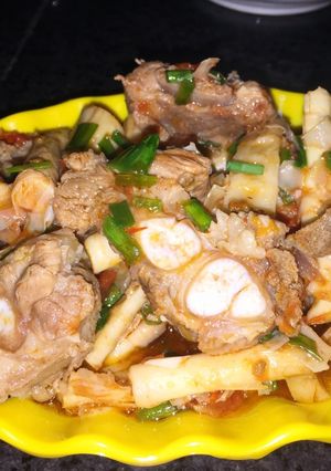 Hình của món Sườn om măng sặt.
