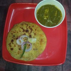 A picture of Palak paneer.