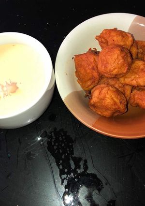 A picture of Beans cake with pap.