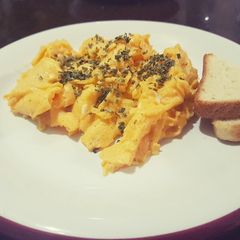 A picture of Scrambled eggs.