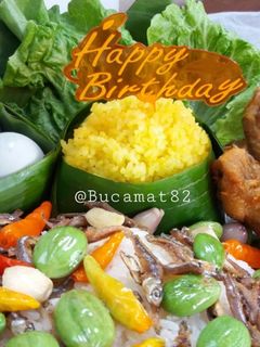 Foto resep "nasi kuning rice cooker"