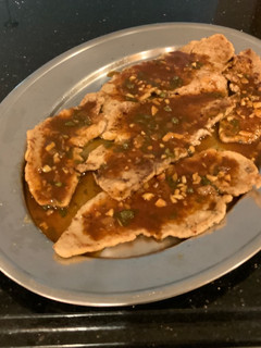 A picture of Veal Piccata.